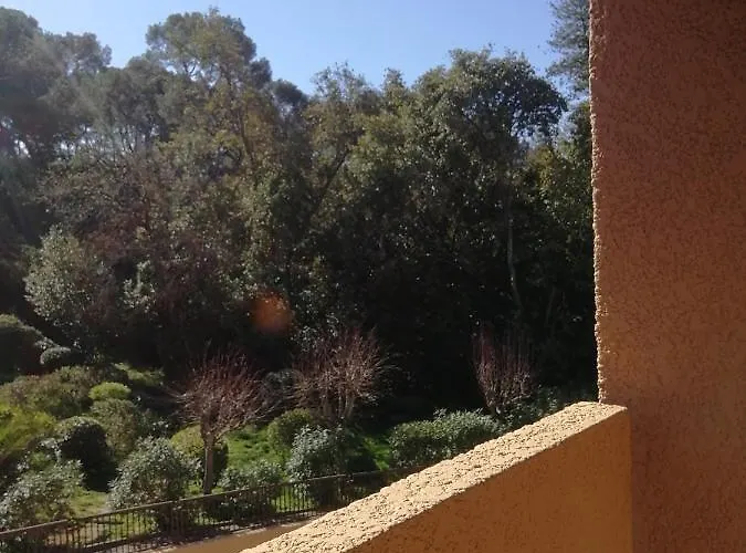 Bel Calme Et Proche Des Plages Hyères