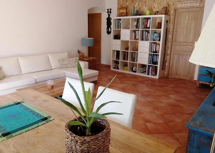 Bel Calme Et Proche Des Plages דירה *